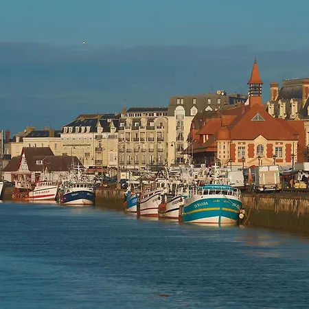With A Beautiful View Of Farmlands In Sur Mer Villa Trouville-sur-Mer